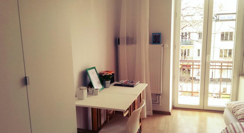 Adventura Hostel Warschau Buitenkant foto