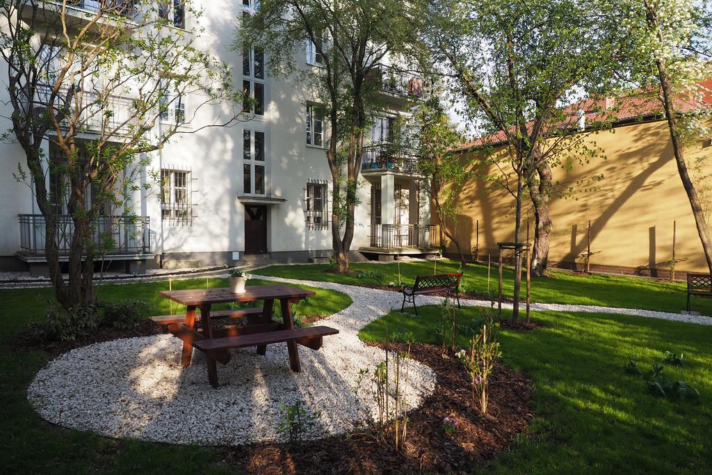 Adventura Hostel Warschau Buitenkant foto