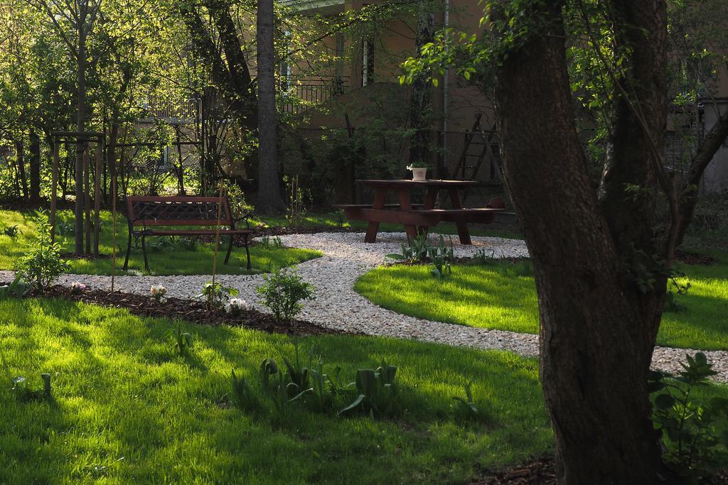 Adventura Hostel Warschau Buitenkant foto