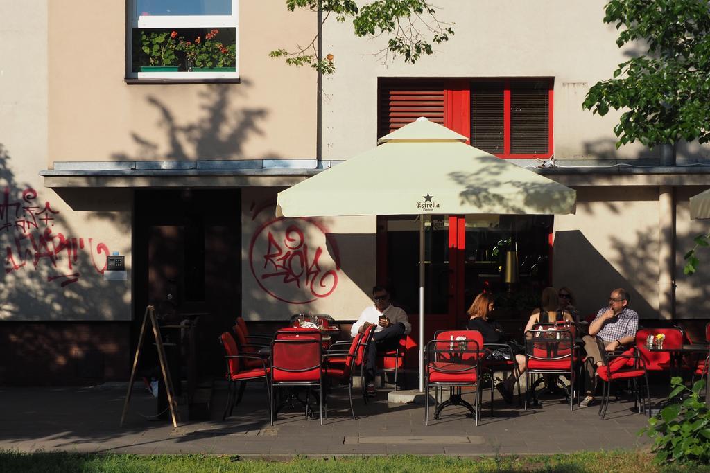 Adventura Hostel Warschau Buitenkant foto