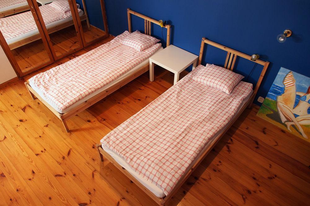 Adventura Hostel Warschau Buitenkant foto