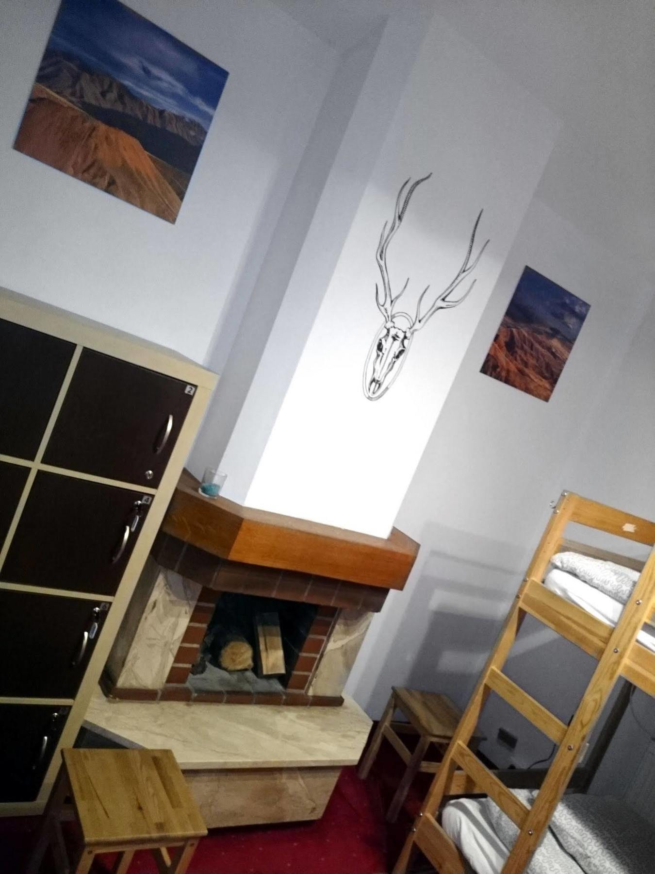 Adventura Hostel Warschau Buitenkant foto
