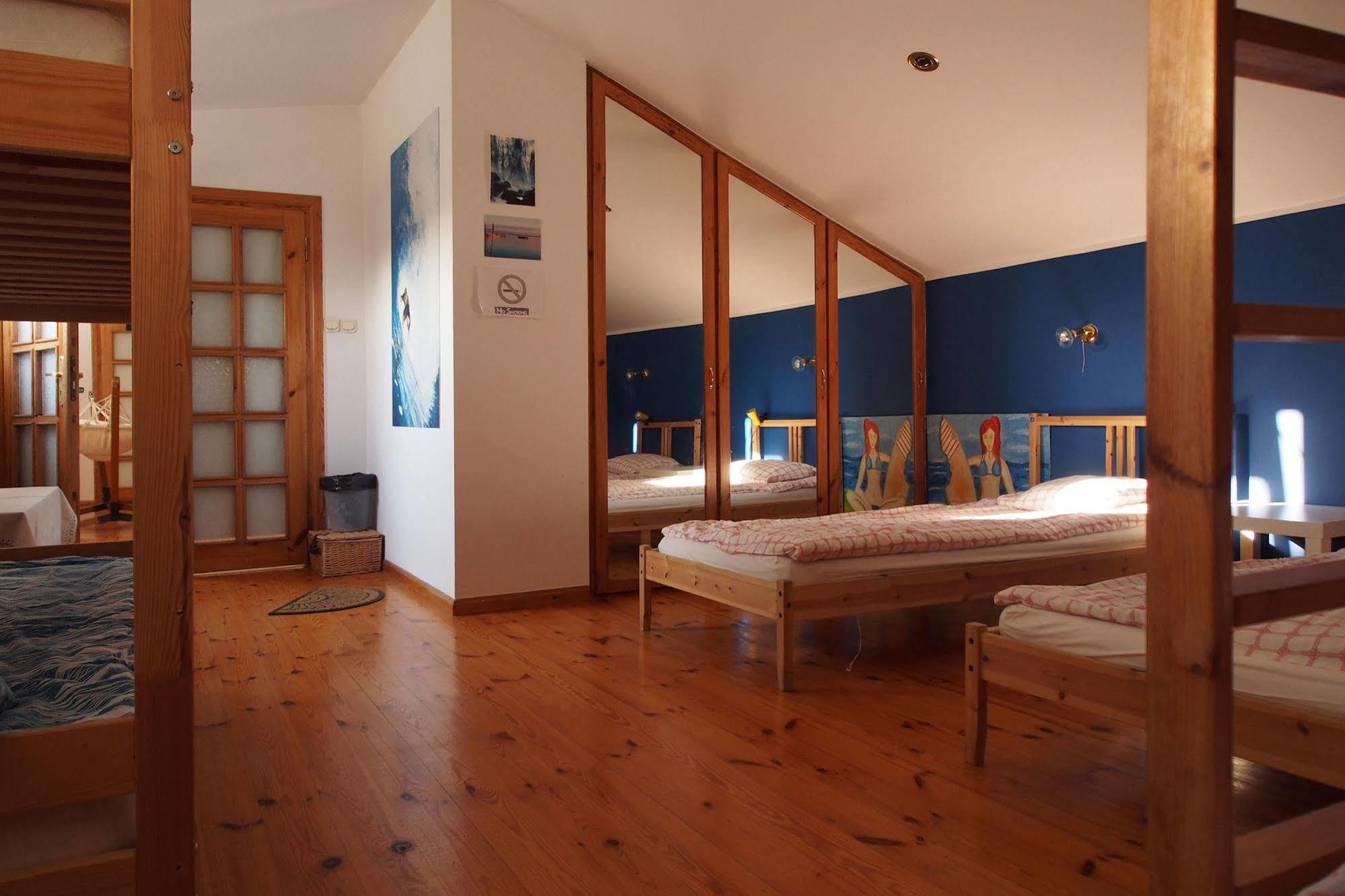 Adventura Hostel Warschau Buitenkant foto