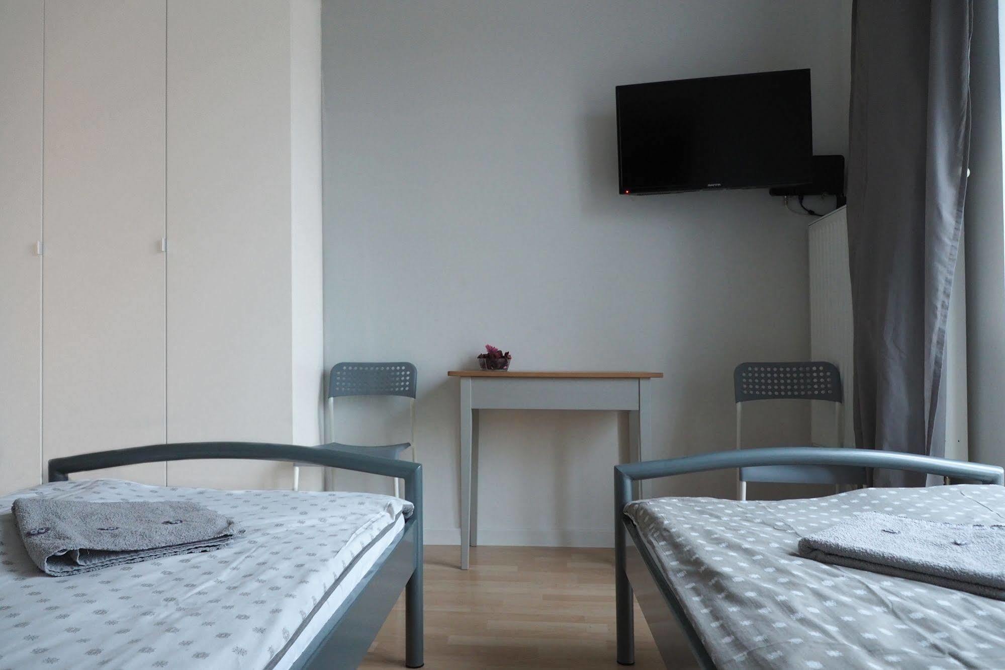 Adventura Hostel Warschau Buitenkant foto